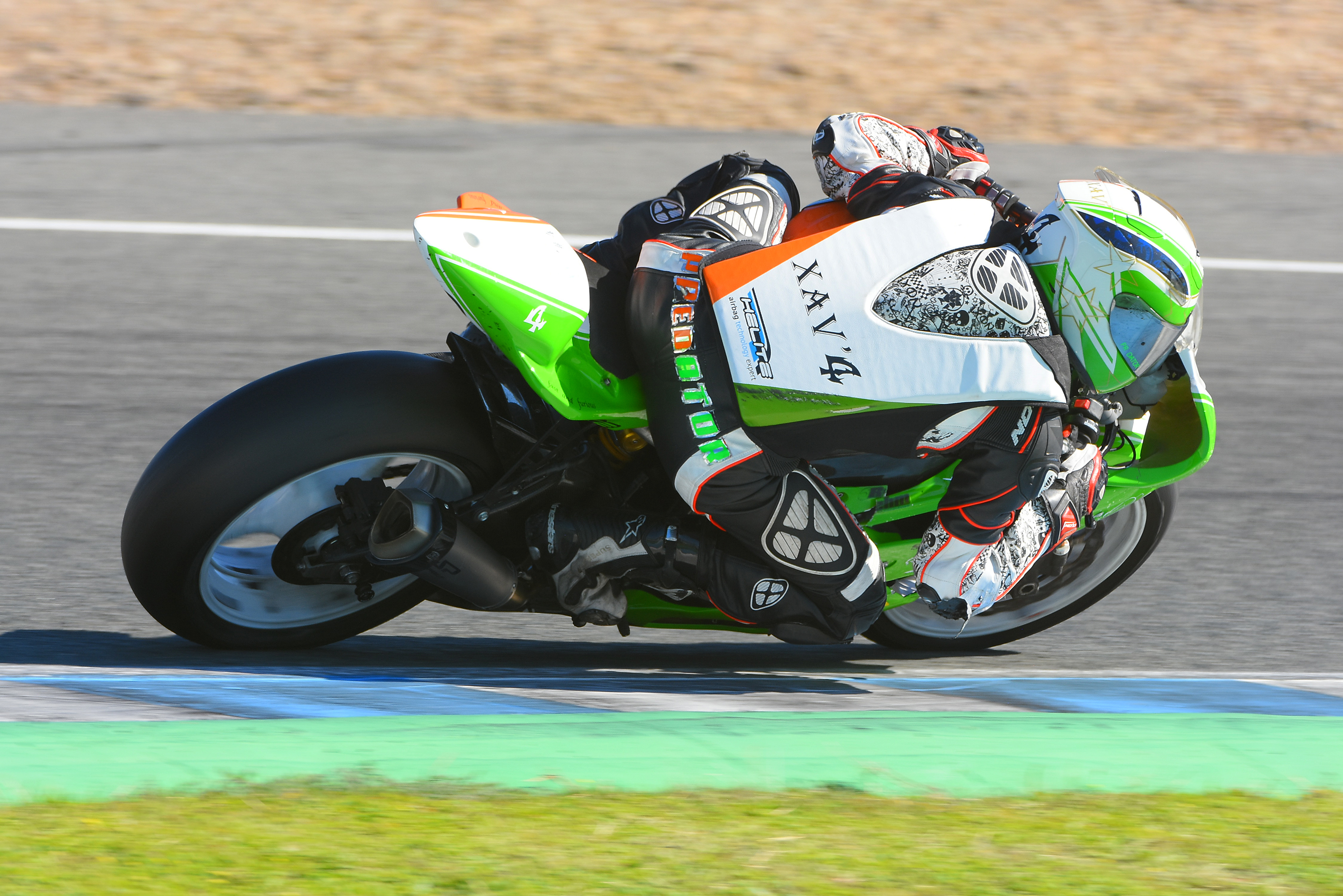 Kamizelka z poduszką powietrzną obowiązkowa na wyścigach motocyklowych – Alpe Adria, FIM i inne serie w 2026 roku